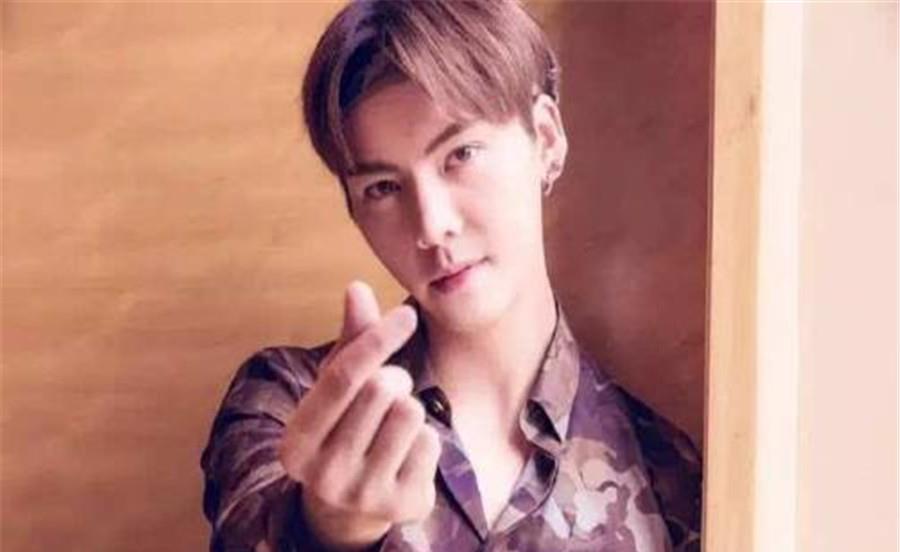 【李钟硕新冠检测出阳性反应，李钟硕出道视频】